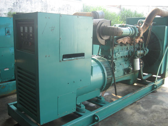 泸西租赁发电机- 发电机碳刷磨损的原因是什么