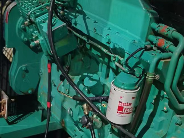 泸西如何确定新的发电机组控制系统是否与原系统兼容？