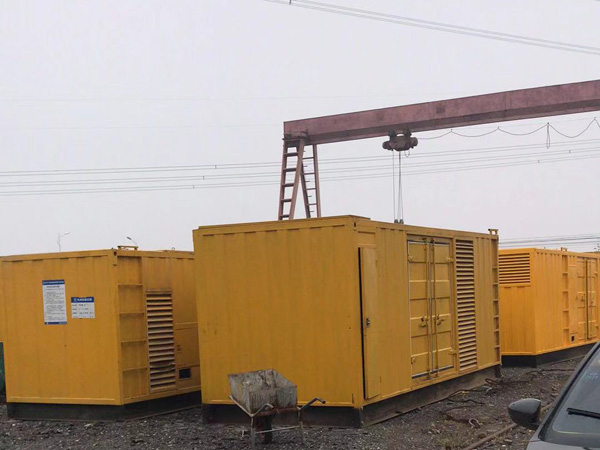 泸西100kw柴油发电机组每小时油耗？